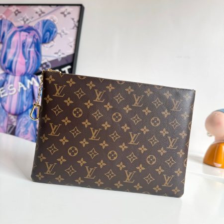 LV Key Pouch L - Image 1