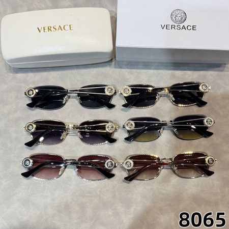 Versace Fashionable Sunglasses - Image 2