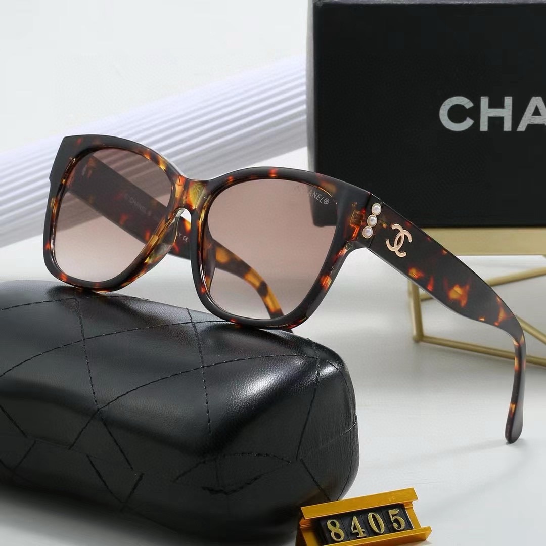 Chanel Fashionable Sunglasses - Image 4