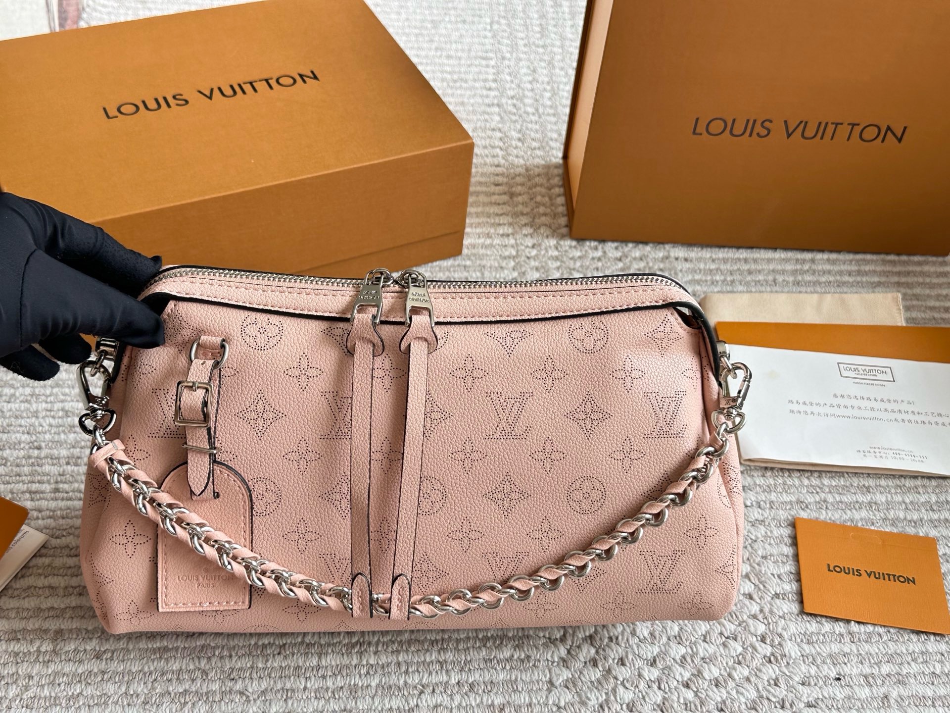 LV Hand It All MM Mahina Handbags - Image 5