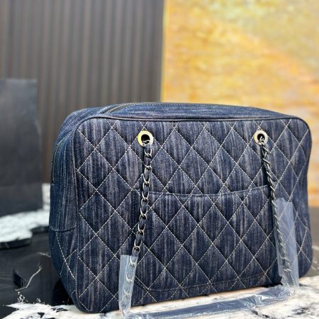 Chanel Chain Tote Bag - Image 6