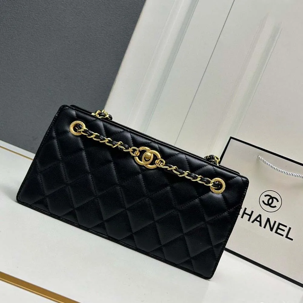 Chanel HandBag Made From Leather With Chain - Image 3