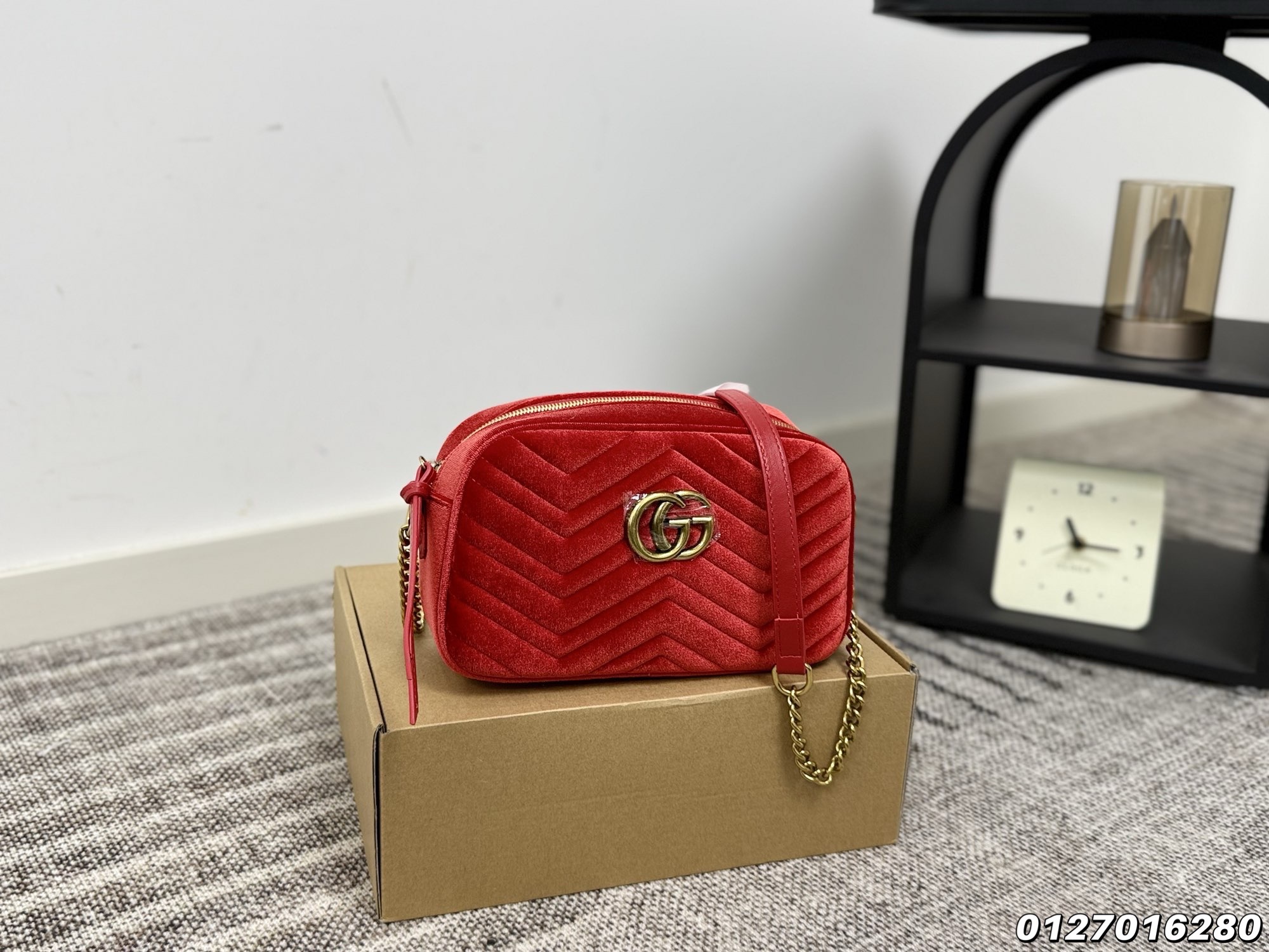Gucci Velvet Camera Bag - Image 5