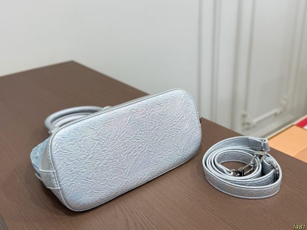 LV's New Shell Bag