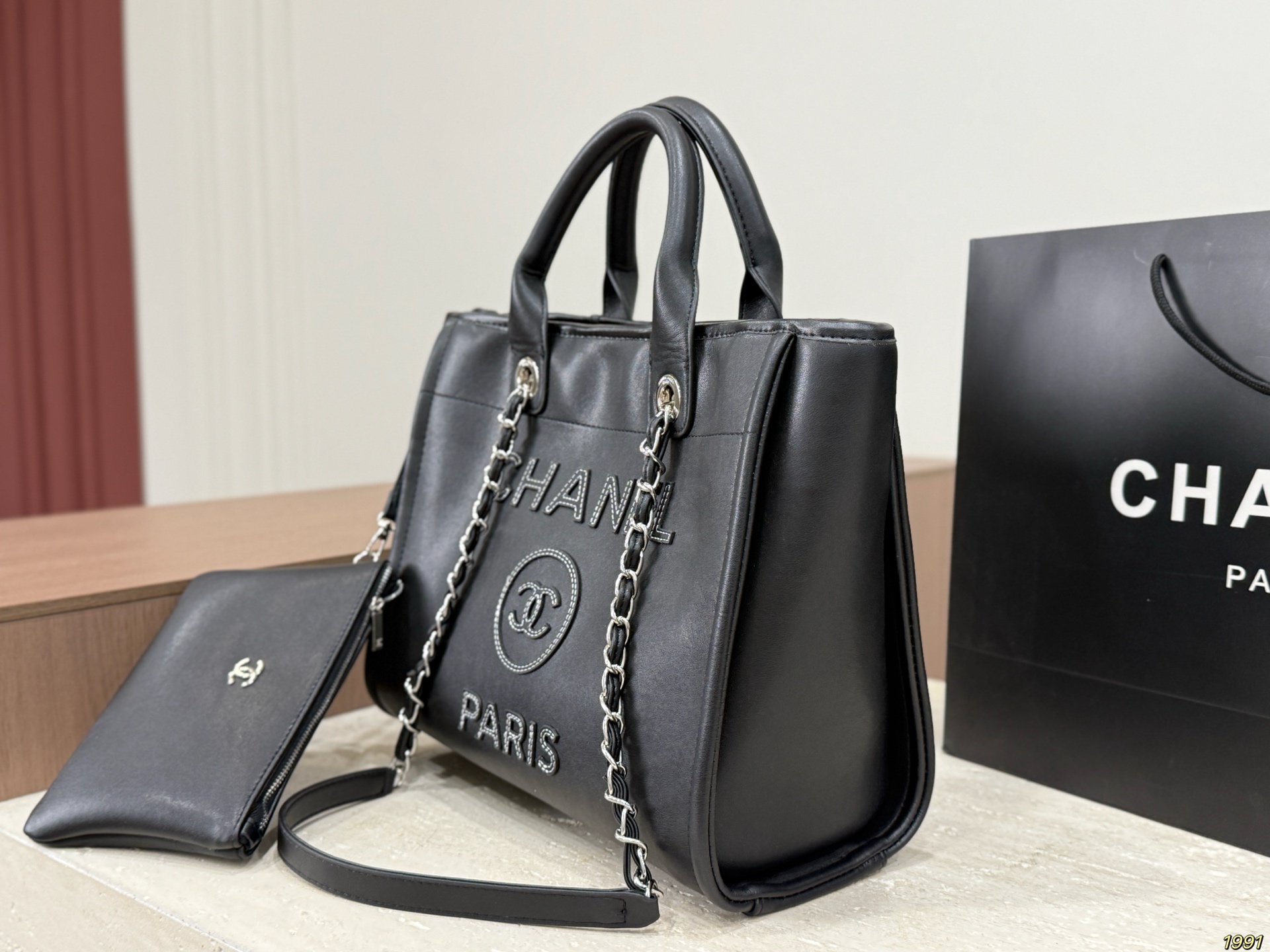 Chanel New Beach Tote Bag - Image 5