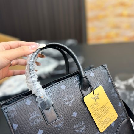 MCM Small München Tote Bag - Image 7