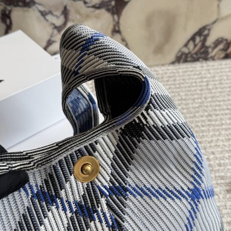 Burberry Check Knitted Shoulder Bag - Image 4