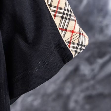 Burberry T Shirt - Image 8