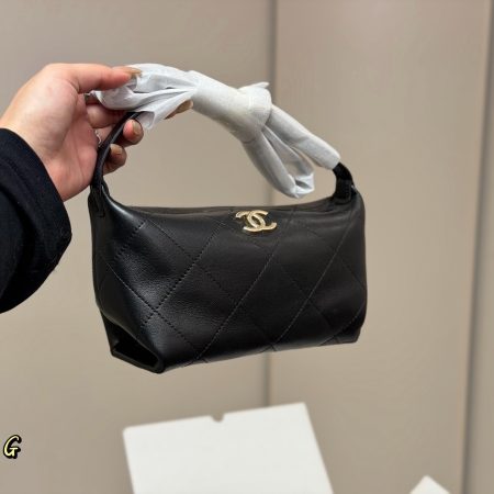 Chanel Hobo Bag - Image 9