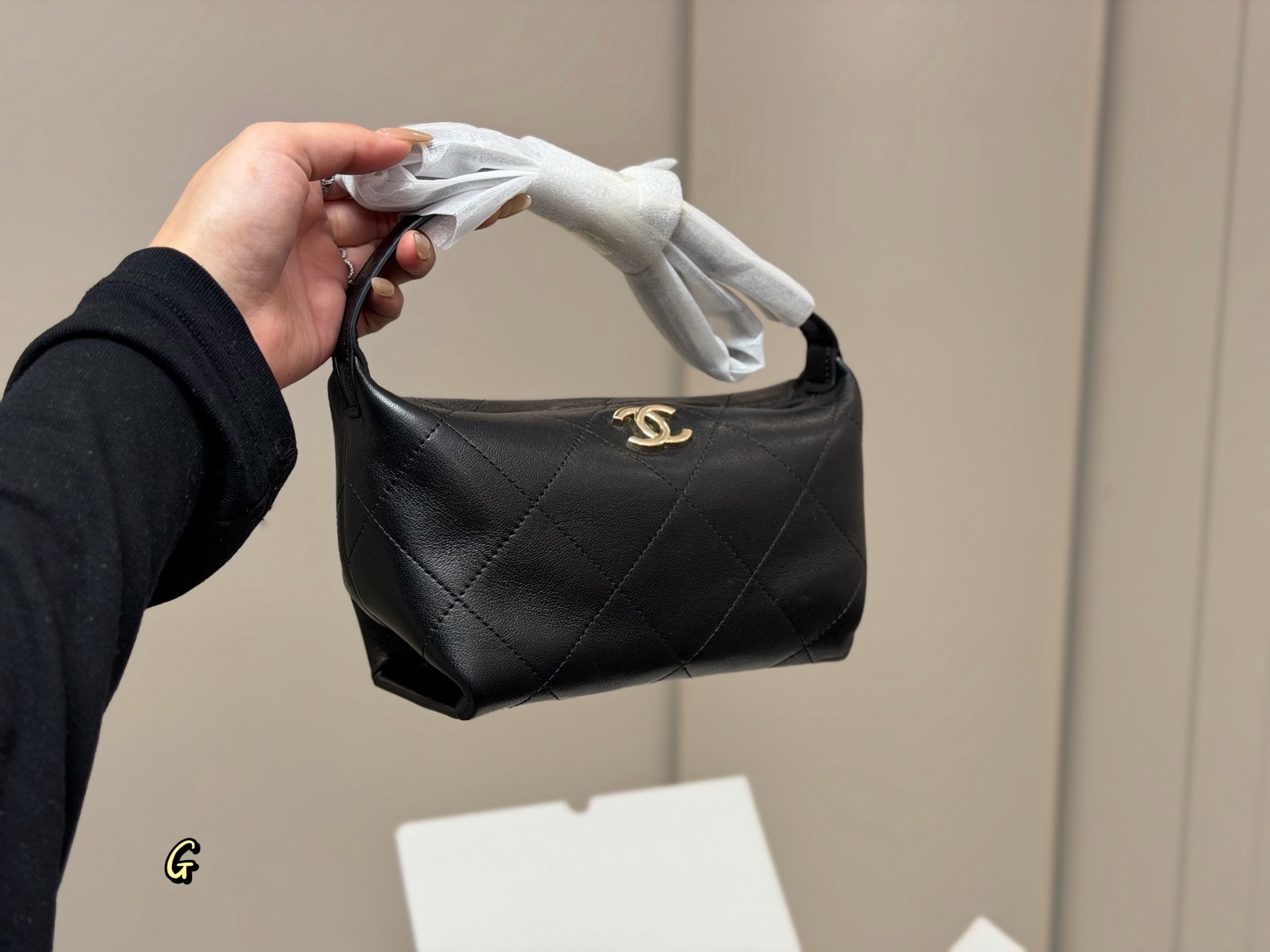 Chanel Hobo Bag - Image 9