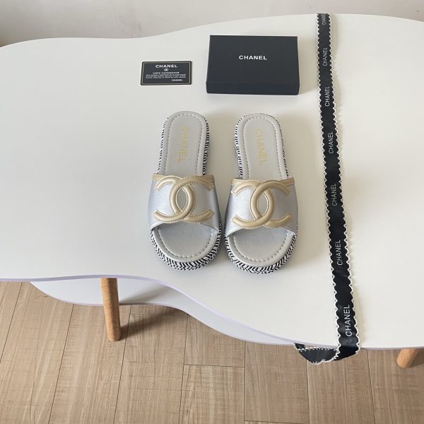 Chanel 26P Double C Two-Tone Kitten Heel Slippers