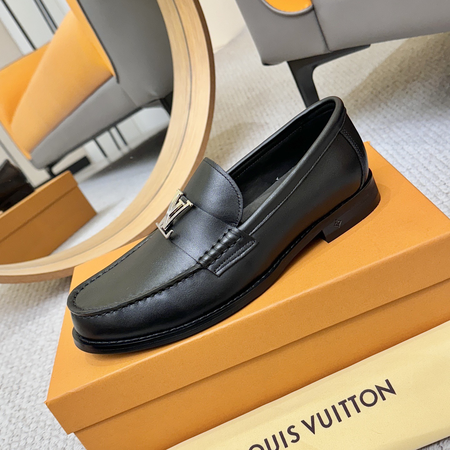 LV Major Loafer Shoes - Image 6