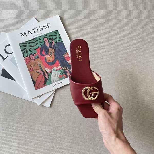Gucci 26SS – Double G Wide-Toe Flat Sandals