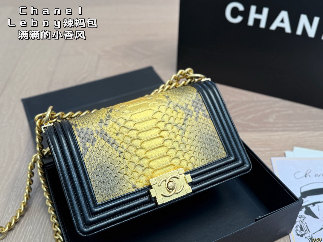 Chanel Le Boy Bag - Image 5