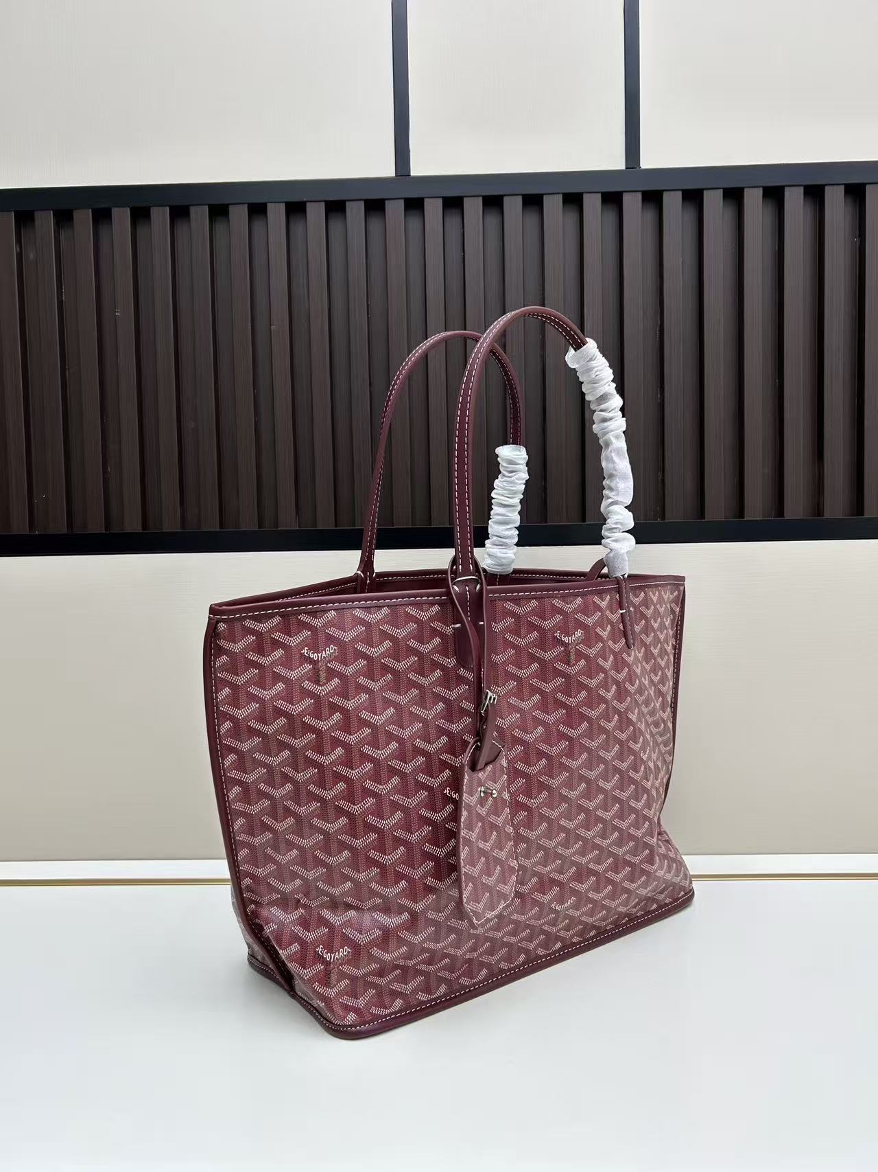 Goyard Saint Louis Bag Burgundy - Image 2