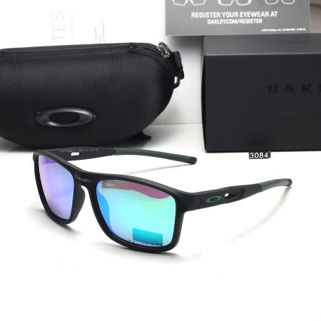 Oakley Fashionable Sunglasses - Image 3