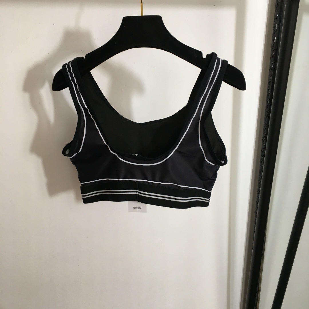 ALO Yoga Exercise Set - Image 5