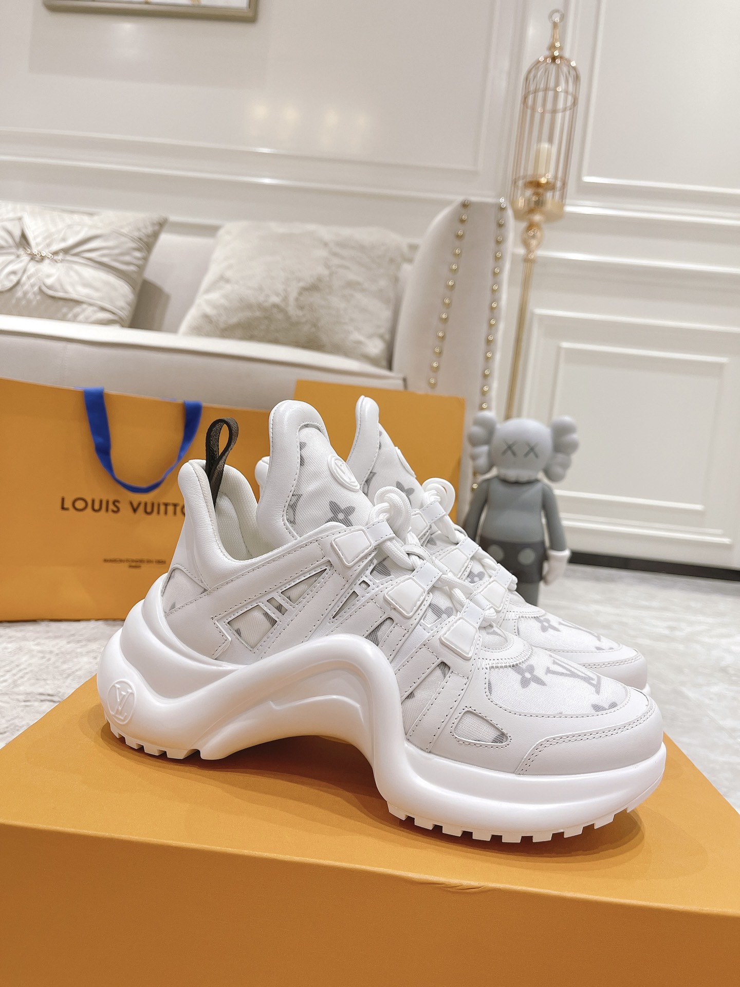 LV Archlight Sneakers Shoes - Image 2