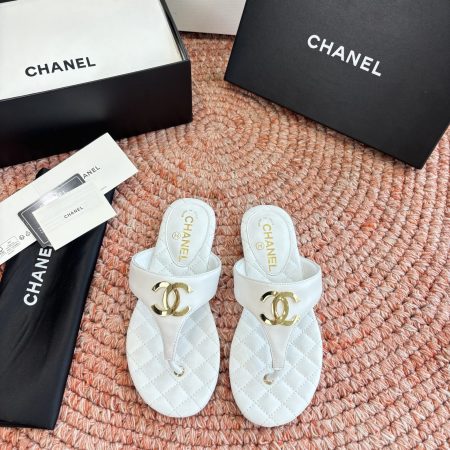 Chanel CC Logo Thong Sandals - Image 4
