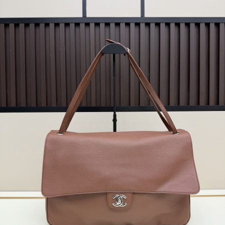 Chanel 26S Maxi Shoulder Bag - Image 3