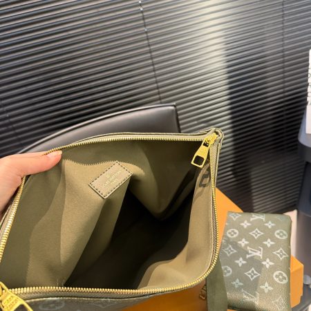 LV  Bag - Image 5