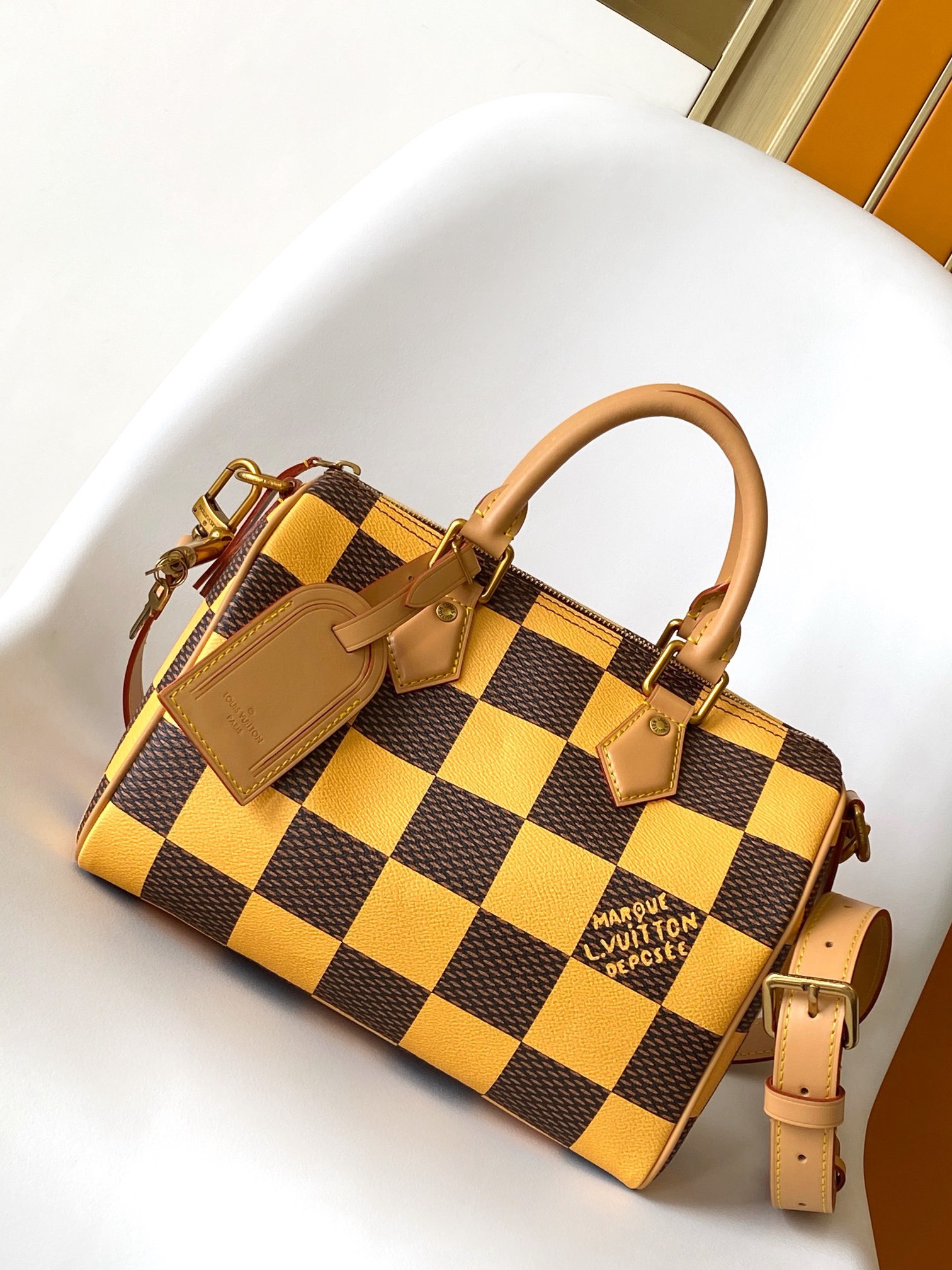 LV Damier Pop Speedy Bandoulière 25 Bag Jaune Mat - Image 1