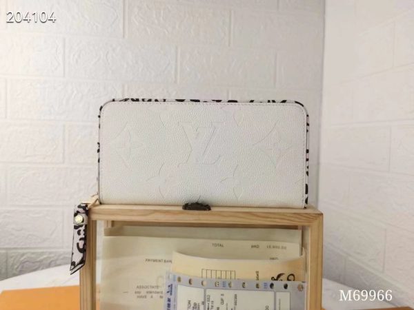 LV Zippy Lockme Wallet