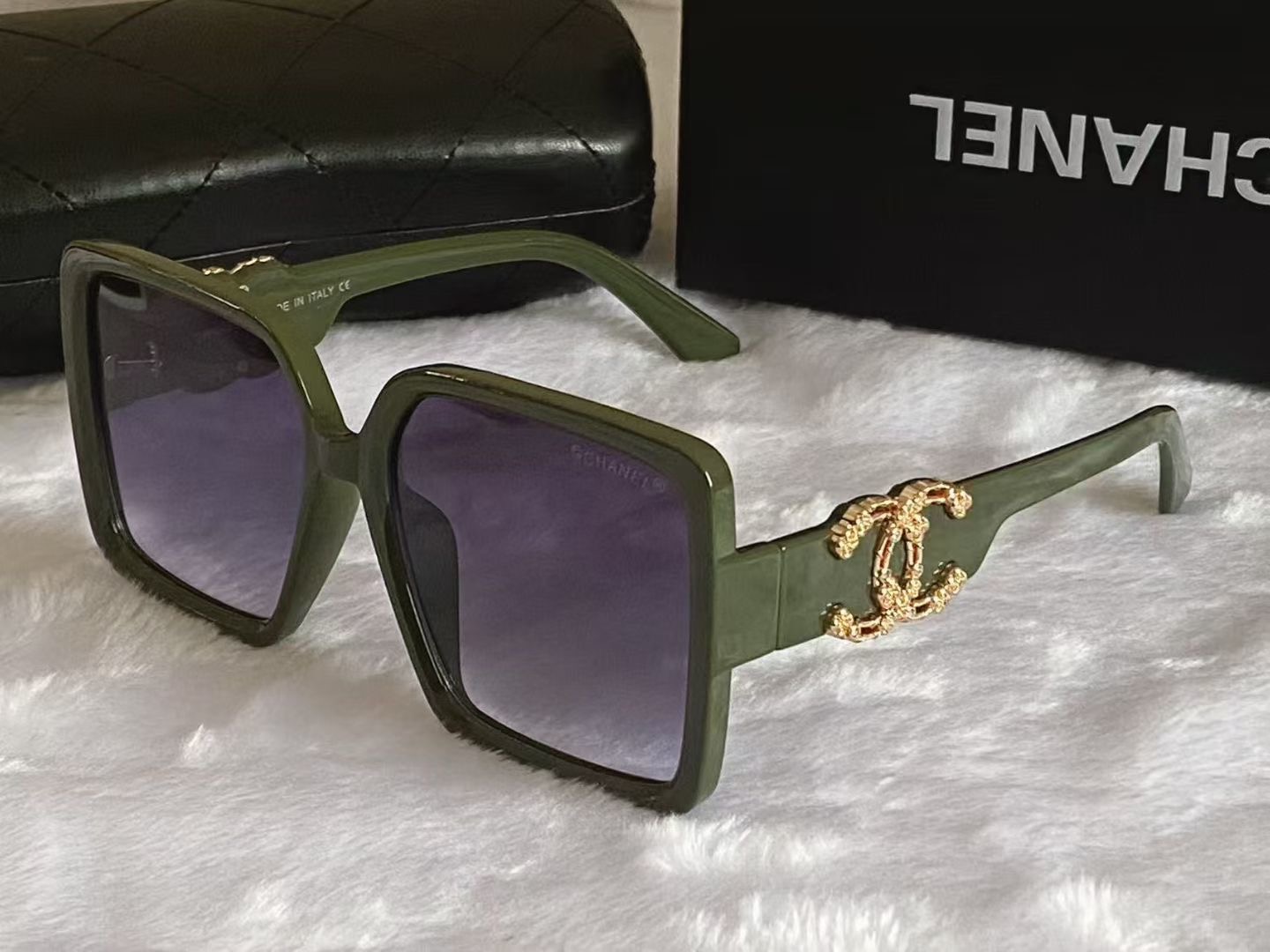 Chanel Fashionable Sunglasses - Image 7