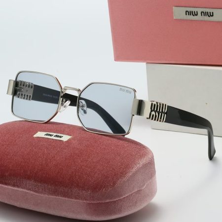 Miu Miu Fashionable Sunglasses - Image 2