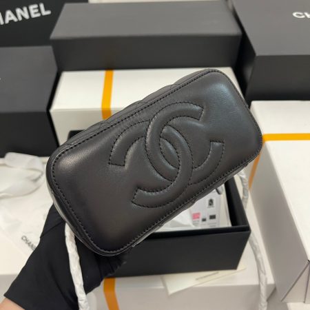 Chanel 23A Mini Vanity Case Top Handle - Image 8