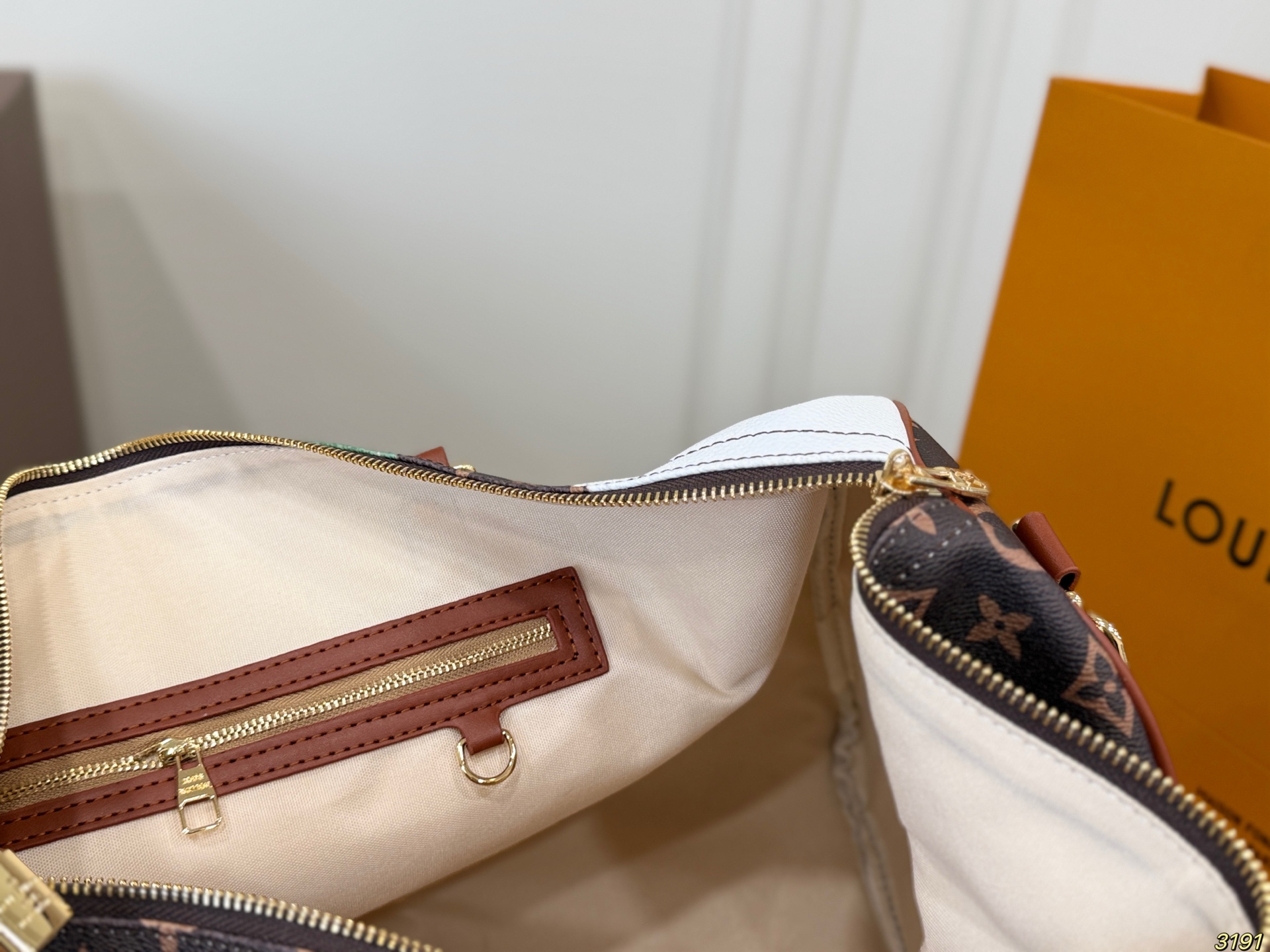 LV Keepall 50 Travel Bag - Image 9