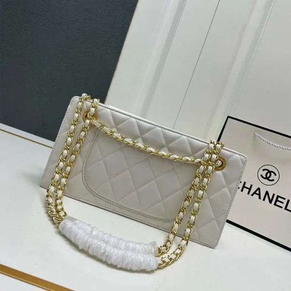 Chanel HandBag Made From Leather With Chain