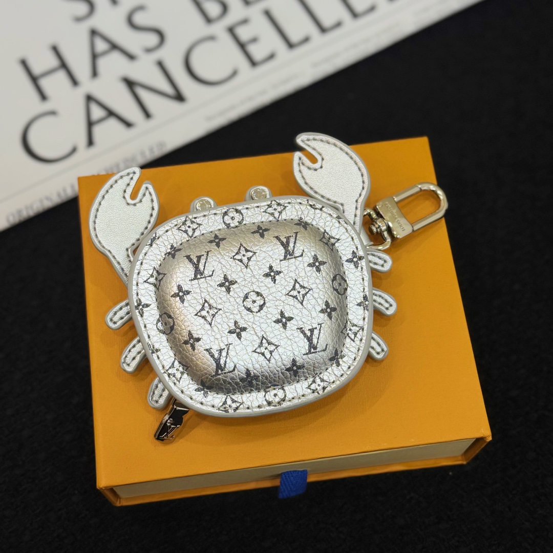 LV  Accessories - Image 10