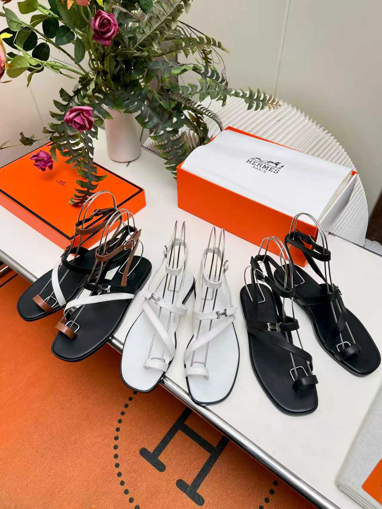 Hermès Thong Sandals - Image 2