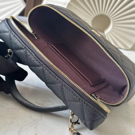 Chanel 25C Vanity / Clutch with Chain - Image 7