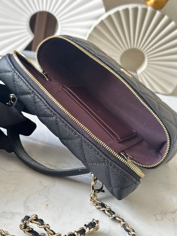 Chanel 25C Vanity / Clutch with Chain