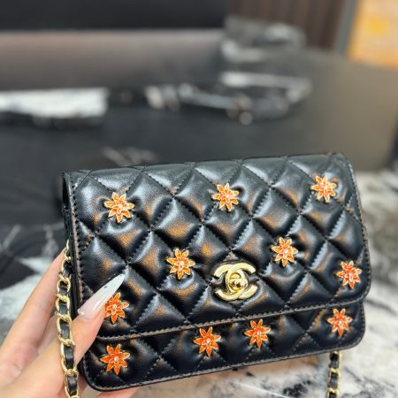Chanel WOC Badge Chain Clutch - Image 4