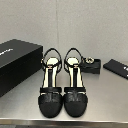 Chanel C buckle Rhinestone High Heels - Image 3