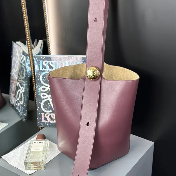LOEWE Medium Pebble Bucket Bag