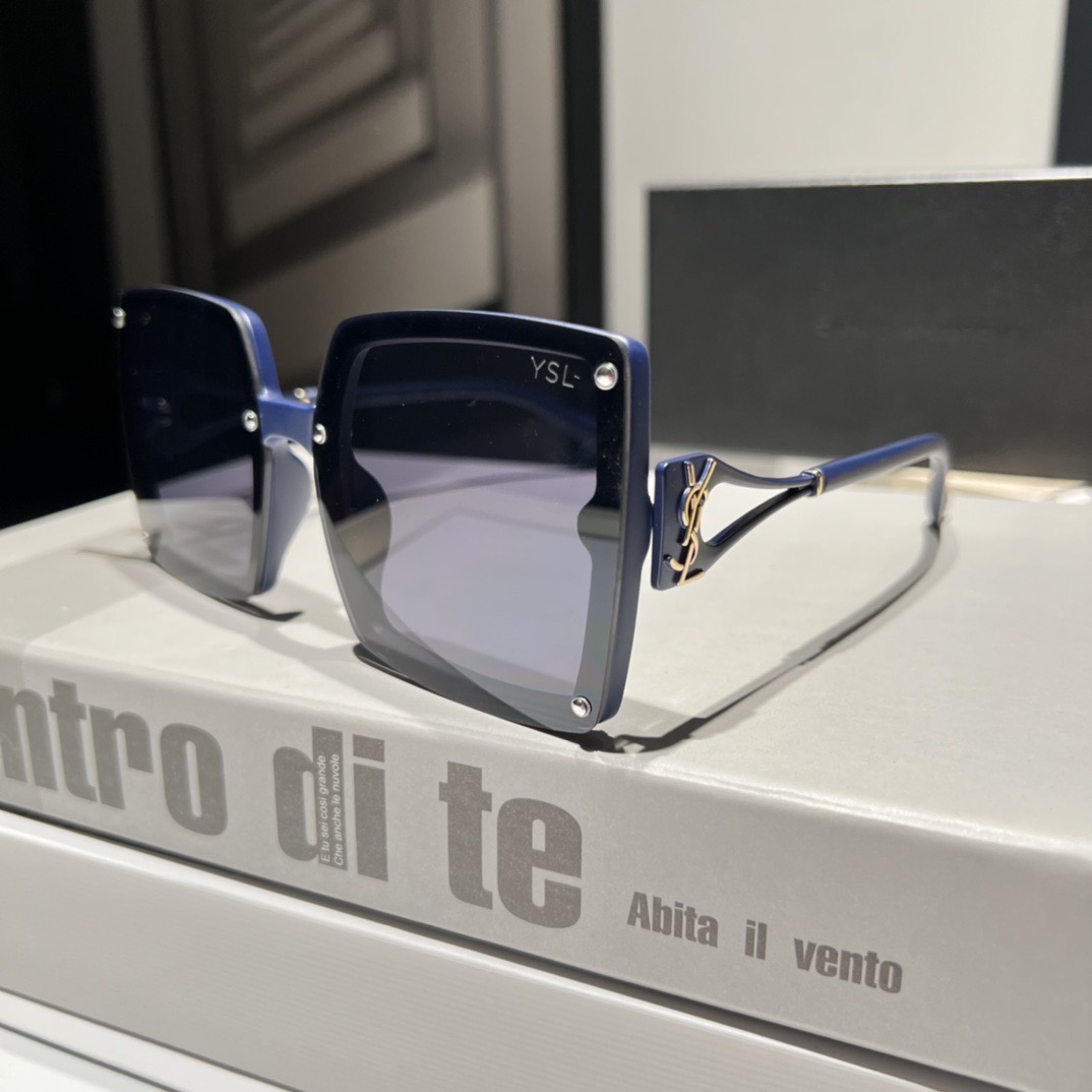 Saint Laurent Fashionable Sunglasses - Image 6