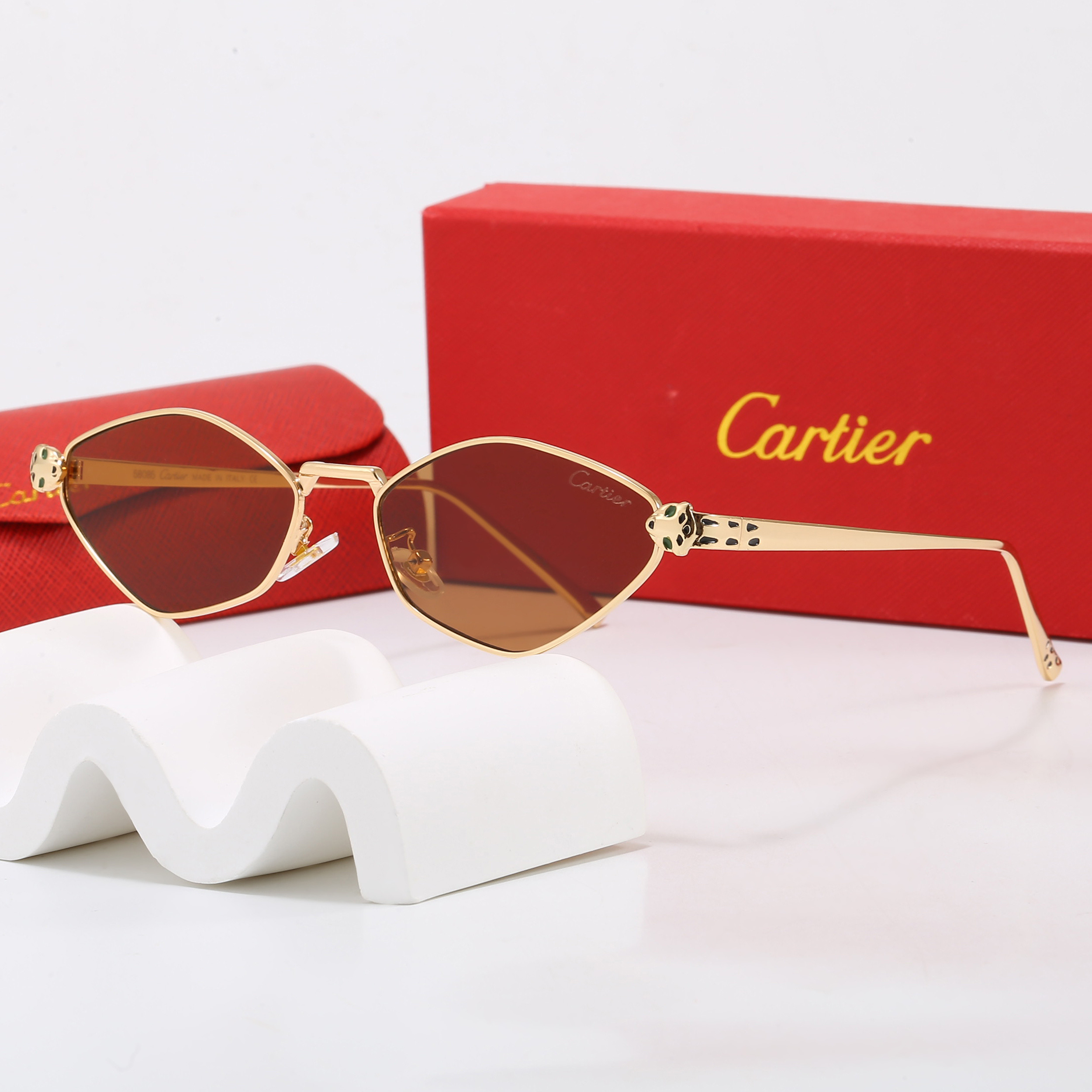 Cartier Fashionable Sunglasses - Image 8