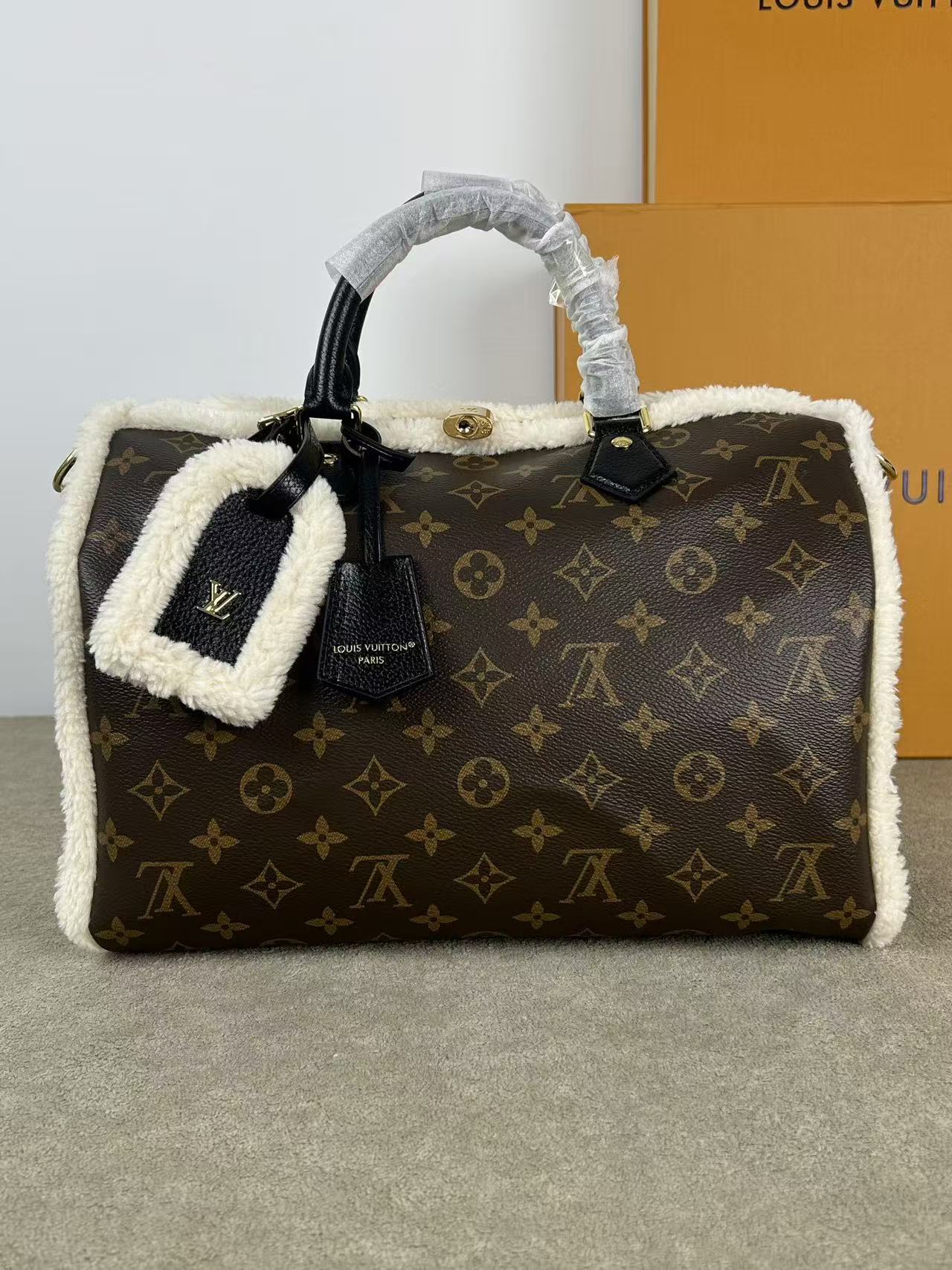 LV Speedy Soft Teddy 30 Bag - Image 1