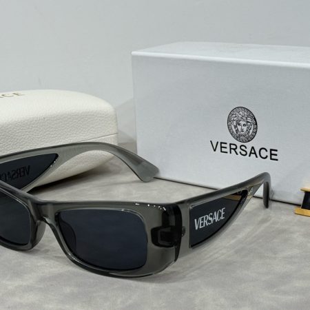 Versace Fashionable Sunglasses - Image 7