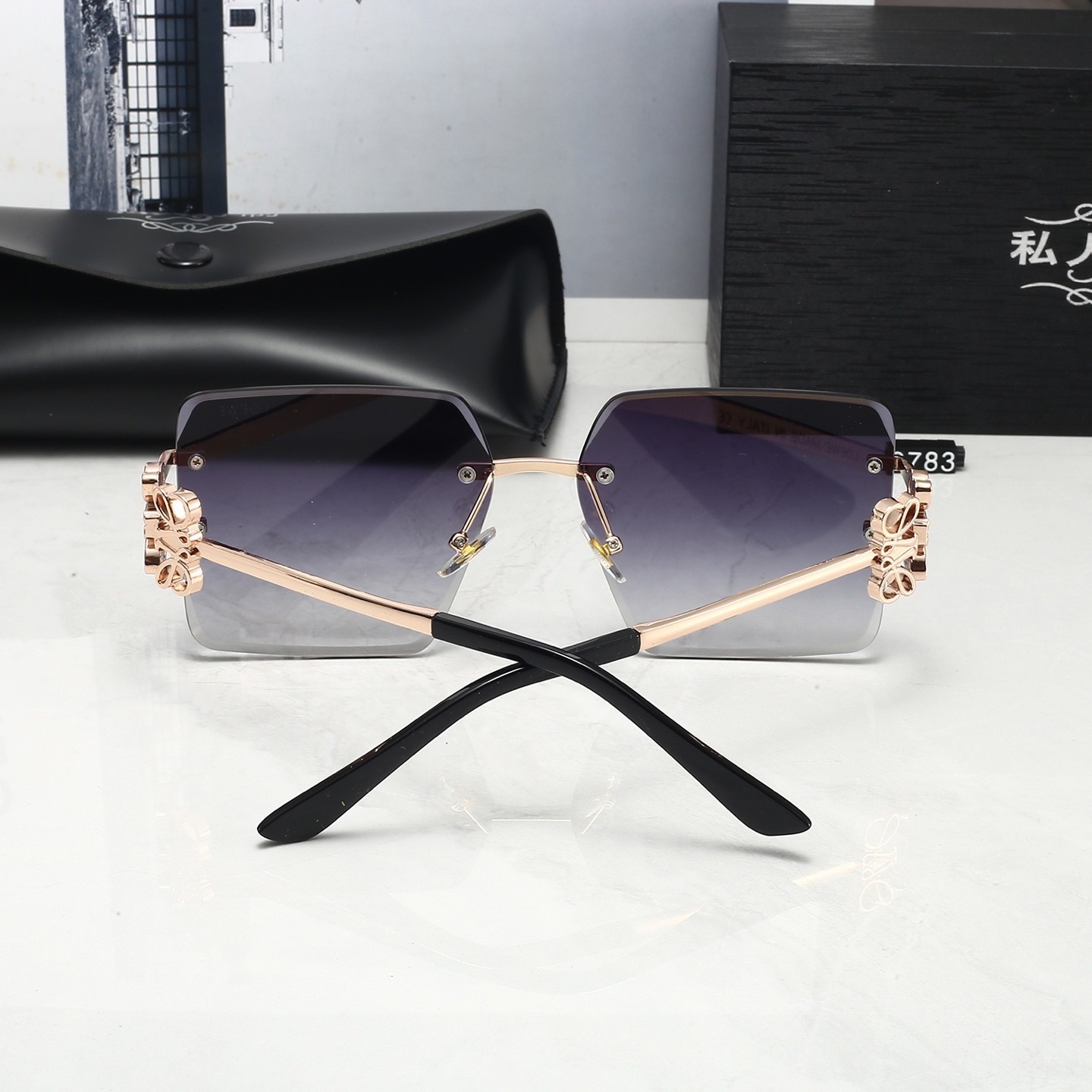 LOEWE Fashionable Sunglasses - Image 7