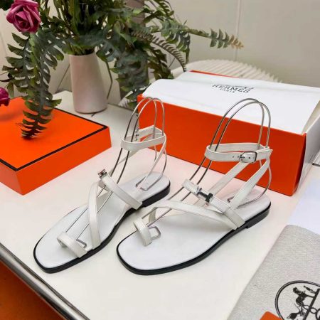 Hermès Thong Sandals - Image 3
