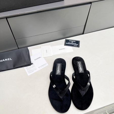 Chanel Crystal CC Thong Sandals - Image 2