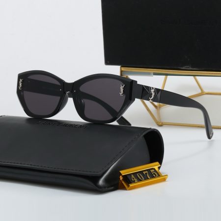 Saint Laurent Fashionable Sunglasses - Image 4