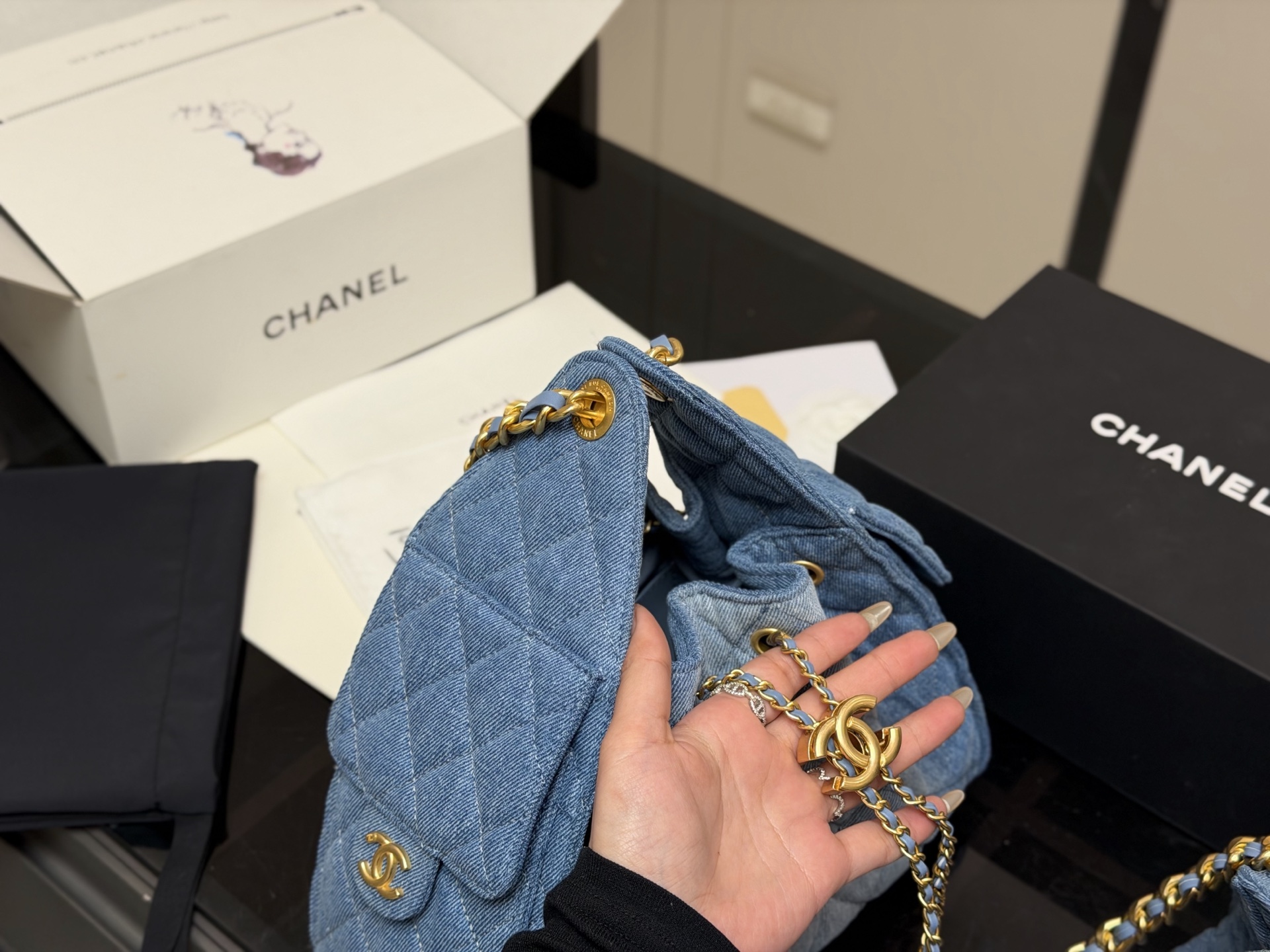 Chanel 25 Mini Hobo Bag - Image 4