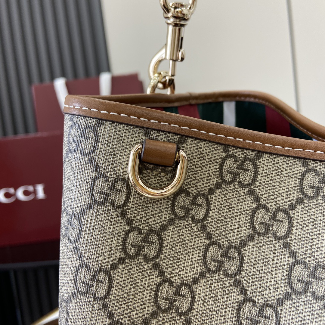 GG Emblem Medium Bucket Bag - Image 7