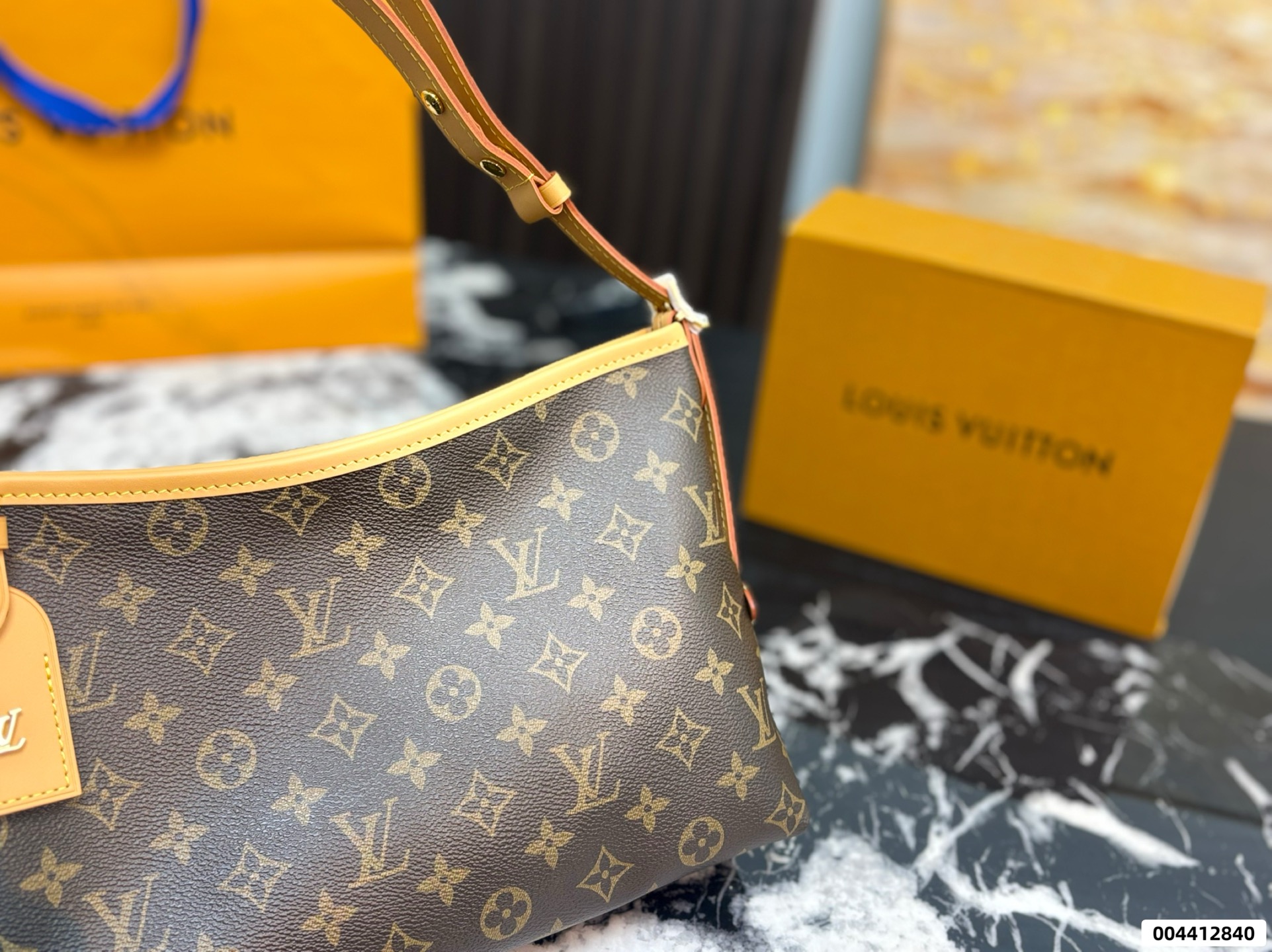 LV Carryall East West Tote Bag - Image 5
